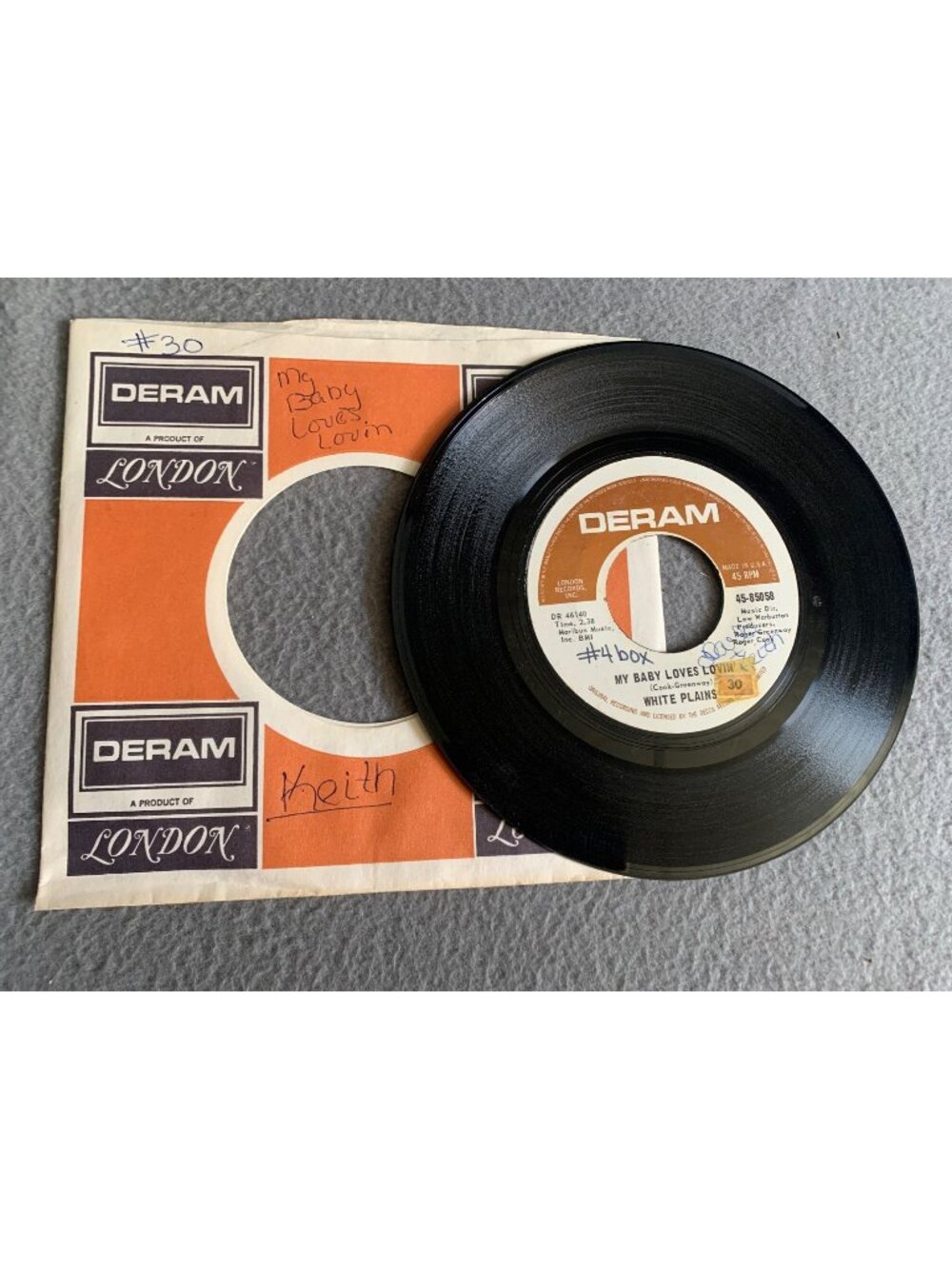 White Plains "Show Me Your Hand" & "My Baby Loves Lovin" 7" Single Deram Records